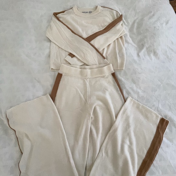 Nasty Gal Other - Retro Cream Loungewear Set Sweater Sweatpants